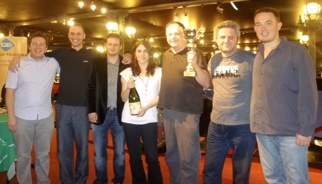 Marseille vainqueur du TOP 12 en 2011 : Naiditsch, Miton, Bacrot, Delorme, Degraeve (capitaine) Istratescu, Gozzoli. (Absents de la photo) Delchev, Collas, Chauvet, Lambert.